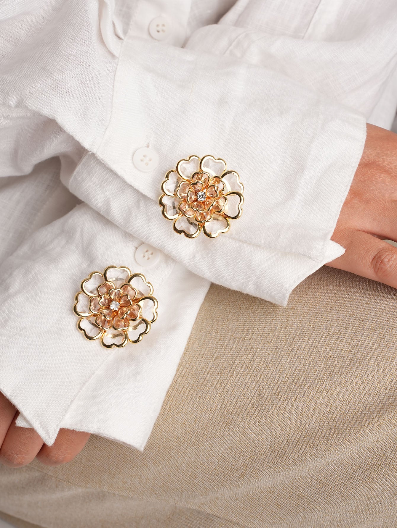 1Set Camellia Acrylic Button Covers for Shirts