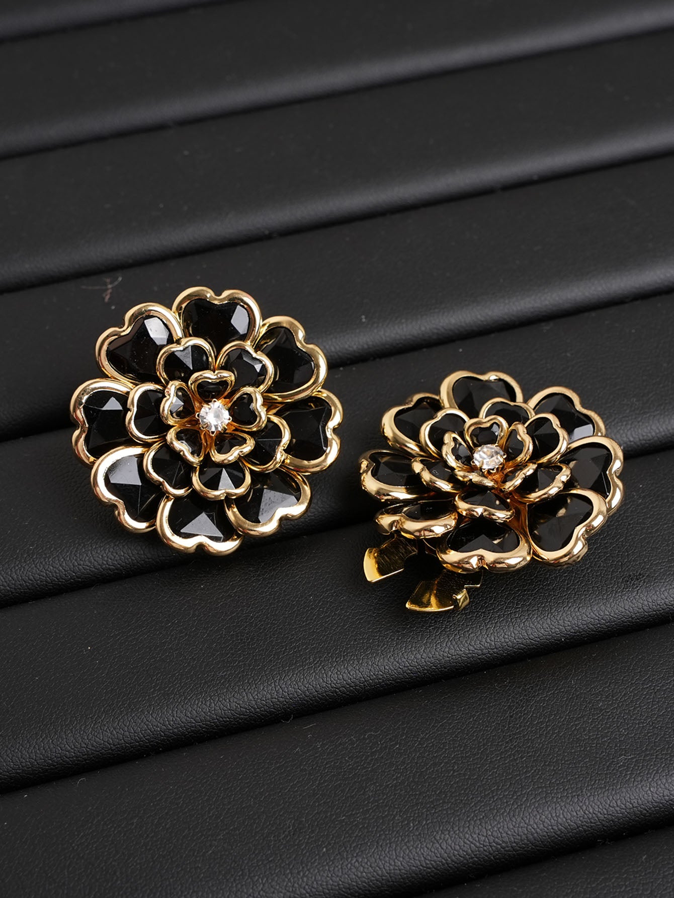 1Set Camellia Acrylic Button Covers for Shirts