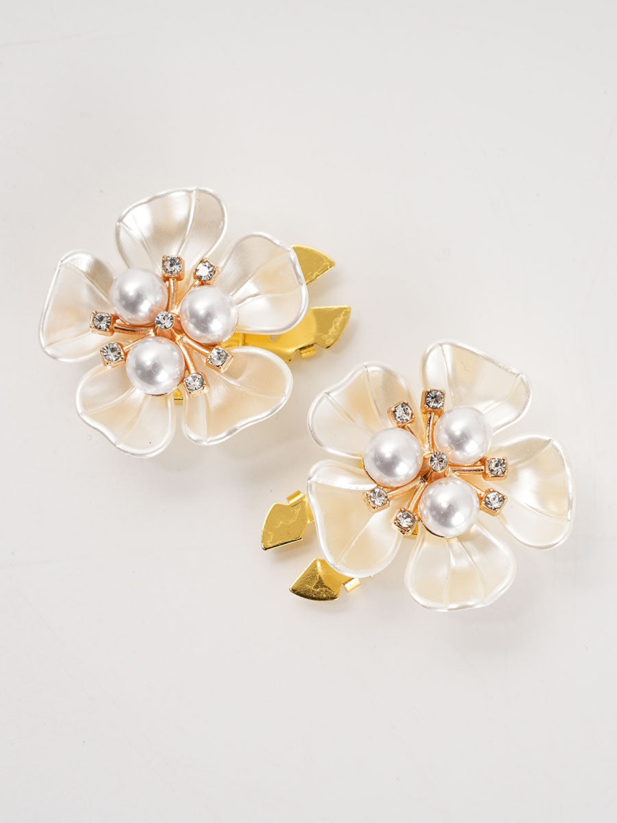 Pearl Flower Button Covers – Elegant Metal Shirt Clips (2pcs)
