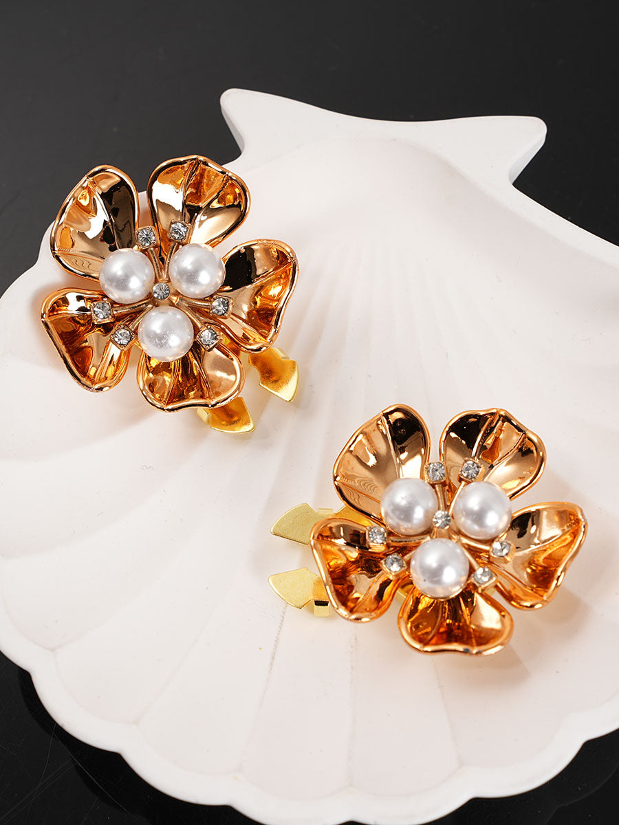 Pearl Flower Button Covers – Elegant Metal Shirt Clips (2pcs)