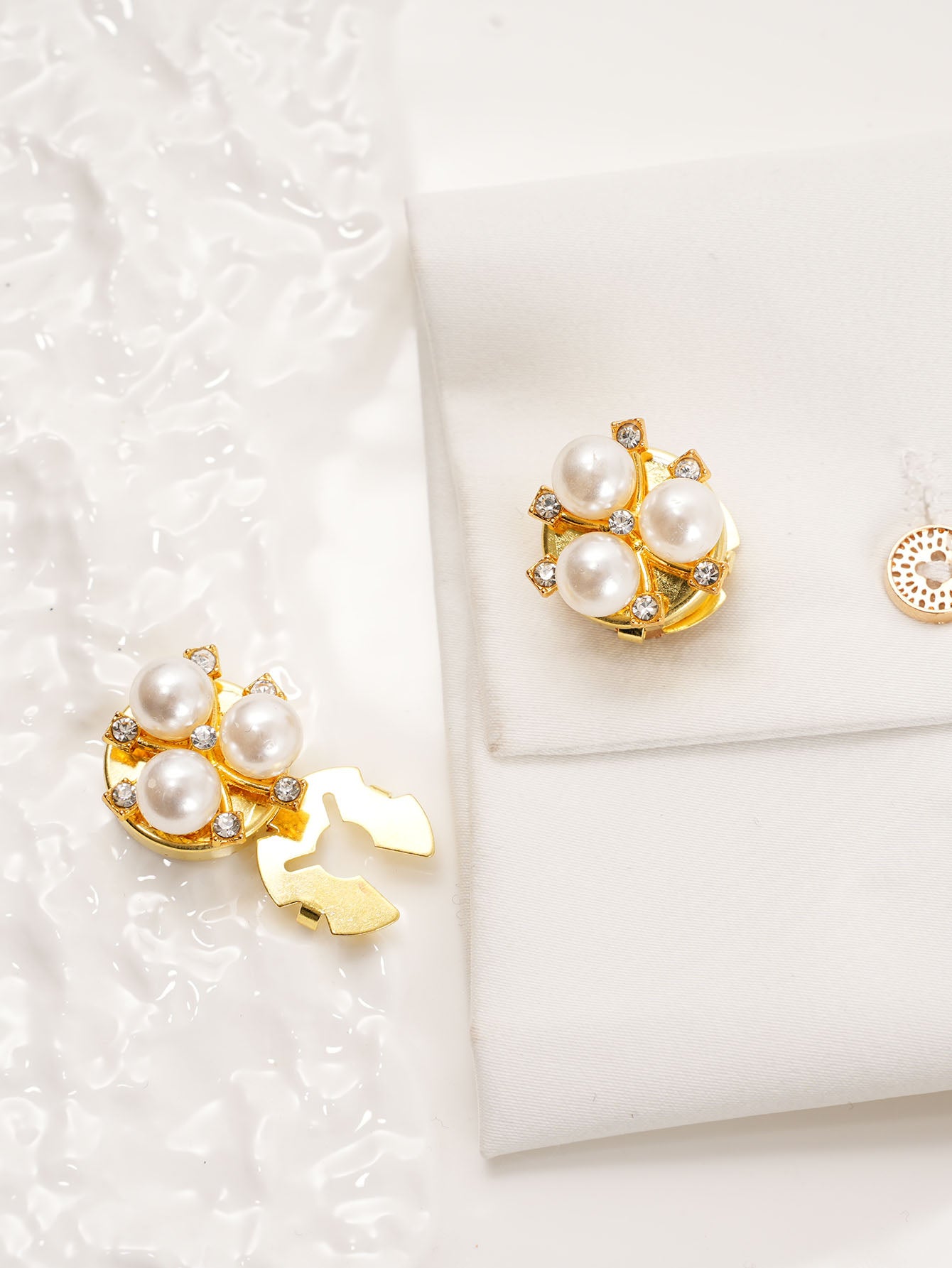 2pcs Button Covers for Shirt Clothing Accessory faux pearls Metal cufflinks No Sewing Button